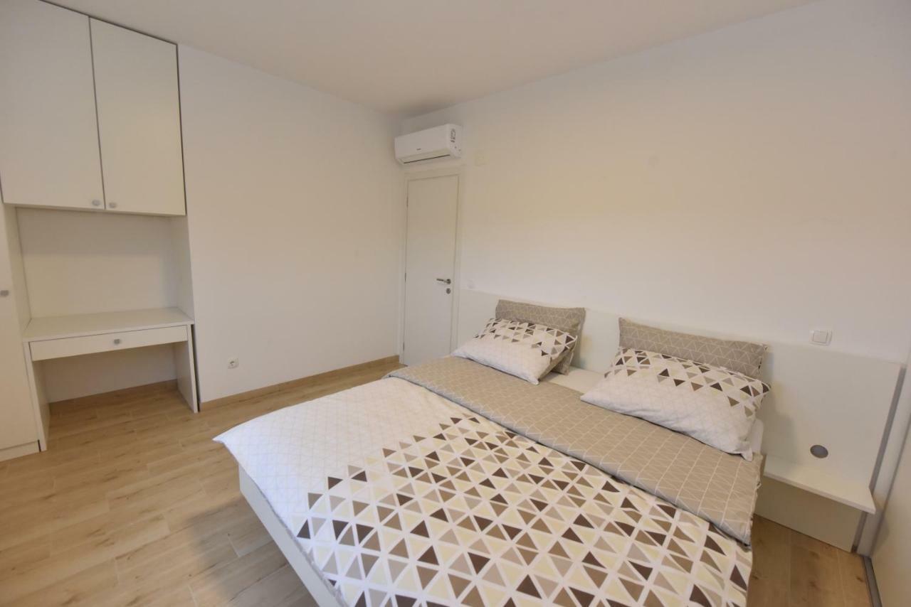 Family Apartments Podsolarsko Sibenik Exterior photo